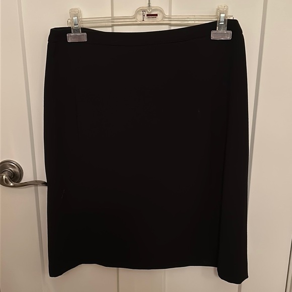 Black size 10 Sandra Angelozzi A-line skirt with exposed back gold zipper - Picture 4 of 5